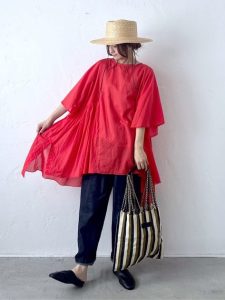 人気スタッフの着こなしから学ぶ！涼しげ＆体型カバーが叶う40代・50代の夏コーデTOP10