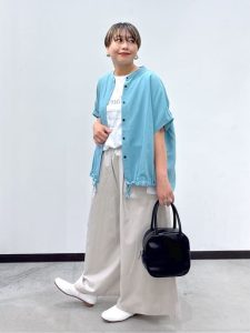 人気スタッフの着こなしから学ぶ！涼しげ＆体型カバーが叶う40代・50代の夏コーデTOP10