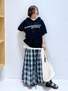 8月〜9月の季節の変わり目コーデ15選｜朝晩の温度差＆台風シーズンもおしゃれに乗り切る！