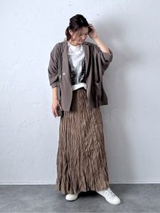 大人可愛い&上品に!秋スカートで楽しむ大人女子コーデ15選【40代・50代向け】