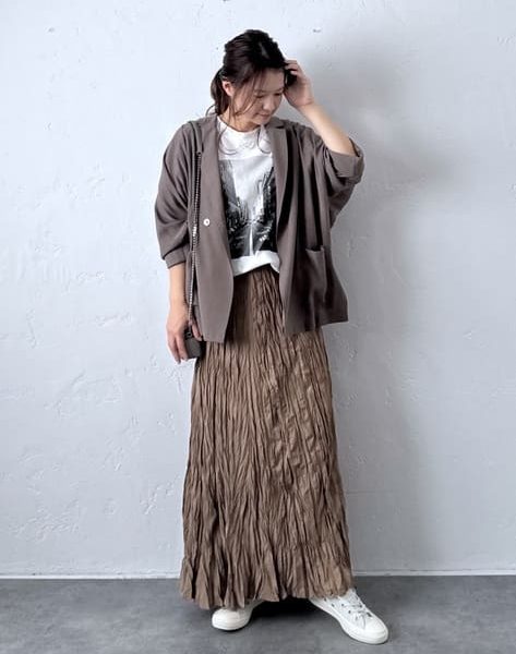 大人可愛い＆上品に！秋スカートで楽しむ大人女子コーデ15選【40代・50代向け】