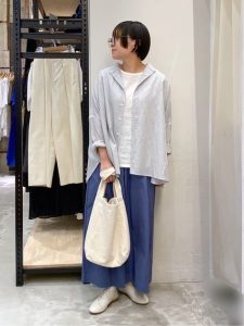 8月〜9月の季節の変わり目コーデ15選｜朝晩の温度差＆台風シーズンもおしゃれに乗り切る！