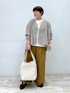 まだ暑いけど秋先取り!大人女子の軽やかレイヤード15選