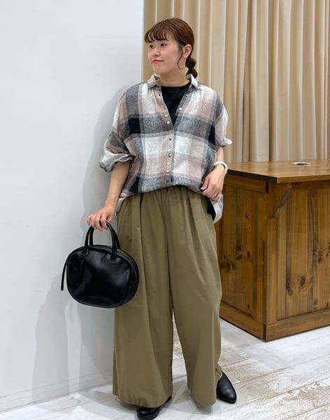 秋色を上品に楽しむ！40代・50代女性に似合う大人のトレンドコーデ15選