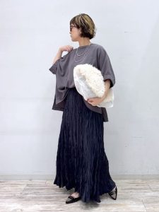 大人可愛い&上品に!秋スカートで楽しむ大人女子コーデ15選【40代・50代向け】