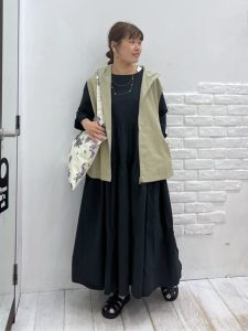 まだ暑いけど秋先取り!大人女子の軽やかレイヤード15選