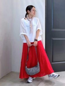 大人可愛い&上品に!秋スカートで楽しむ大人女子コーデ15選【40代・50代向け】