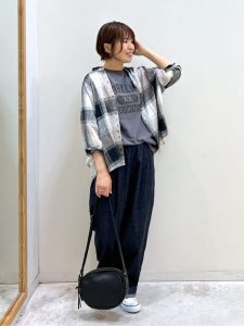 8月〜9月の季節の変わり目コーデ15選｜朝晩の温度差＆台風シーズンもおしゃれに乗り切る！