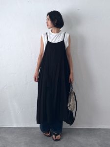 暑い日、何着る?40代スタッフが提案する“涼しいのに体型カバーできる”夏の細見えコーデ