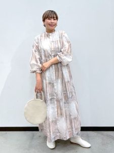 秋色を上品に楽しむ!40代・50代女性に似合う大人のトレンドコーデ15選