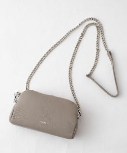 alt="50代女性に似合う秋の羽織|シャツ・ジャケット・カーディガン・ベストで楽しむ秋の大人コーデ"