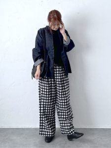 alt="40代・50代女性に似合うカジュアルコーデ|大人カジュアルを格上げする秋の着こなし術"