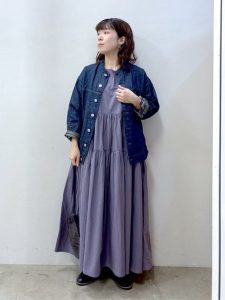 alt="50代女性に似合う秋の羽織|シャツ・ジャケット・カーディガン・ベストで楽しむ秋の大人コーデ"