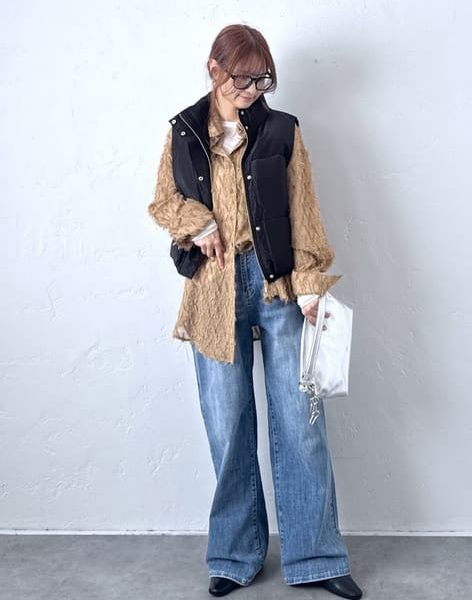 50代女性のための秋レイヤードコーデ｜最新の着こなしテクとおすすめアイテム