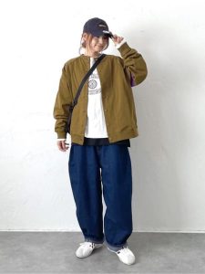 alt="50代女性のための秋レイヤードコーデ|最新の着こなしテクとおすすめアイテム"