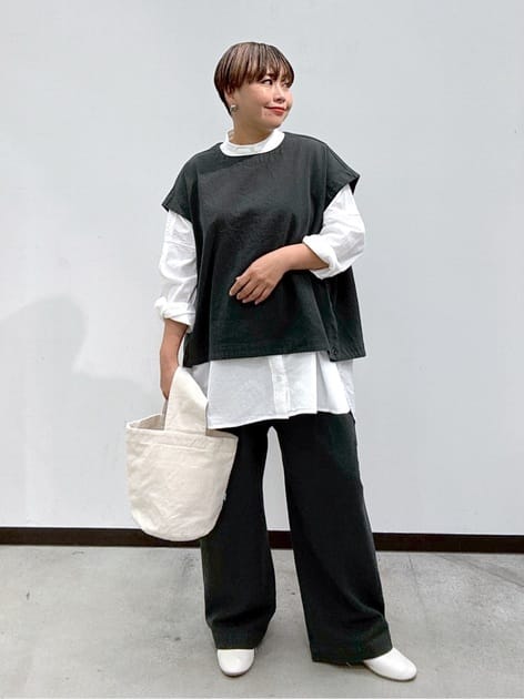 最新スタッフスナップで学ぶ!40代・50代の大人カジュアル秋コーデ|体型カバーも叶う旬スタイル