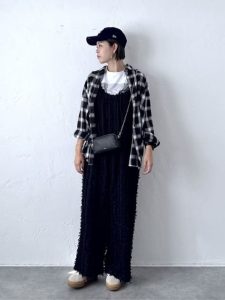 alt="50代女性に似合う秋の羽織|シャツ・ジャケット・カーディガン・ベストで楽しむ秋の大人コーデ"