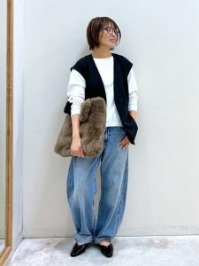 最新スタッフスナップで学ぶ!40代・50代の大人カジュアル秋コーデ|体型カバーも叶う旬スタイル