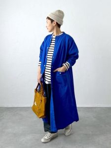 alt="50代女性に似合う秋の羽織|シャツ・ジャケット・カーディガン・ベストで楽しむ秋の大人コーデ"