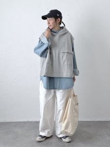 alt=“40代・50代女性のレイヤードはこれ|冬本番に活躍する!大人のあったか重ね着コーデ特集"