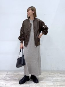 alt=“40代・50代のための冬のきれいめカジュアル|抜け感×上品さで差がつく大人スタイル"