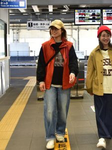 alt=“【続】40代50代女性必見！最新スタイルブックから学ぶ秋の着こなし術｜大人のこなれ感をつくる"