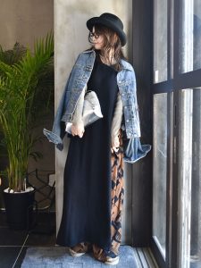 alt=“【続】40代50代女性必見！最新スタイルブックから学ぶ秋の着こなし術｜大人のこなれ感をつくる"