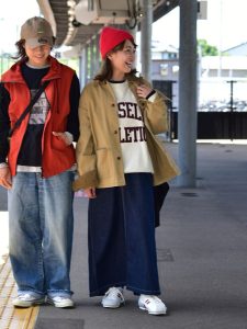 alt=“【続】40代50代女性必見！最新スタイルブックから学ぶ秋の着こなし術｜大人のこなれ感をつくる"