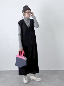 alt=“秋の大人ワンピースコーデ｜重ね着も楽しめる！40代・50代の上品カジュアル10選"