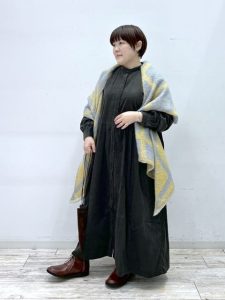 alt=“40代・50代女性のレイヤードはこれ|冬本番に活躍する!大人のあったか重ね着コーデ特集"