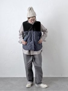 alt=“40代のパンツスタイルが垢抜ける！きれいめカジュアルな着こなし術とおすすめアイテム"