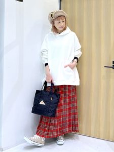 alt=“40代が“今買うべき”新作アイテム｜体型カバーも叶う秋冬コーデ"