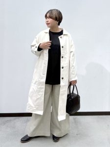 alt=“【気温16℃〜20℃】何着る?人気スタッフコーデ特集|40代・50代の大人カジュアル"