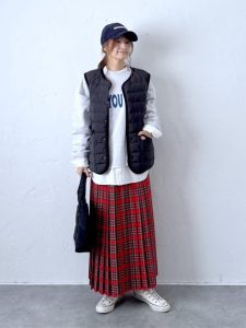 alt=“【40代必見】冬の着痩せコーデ術|体型カバーできる大人スタイル7選"