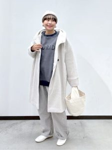 alt=“【40代必見】冬の着痩せコーデ術|体型カバーできる大人スタイル7選"