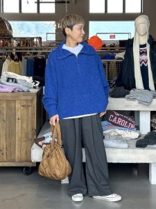 alt=“【40代・50代の着痩せカジュアルコーデ完全ガイド|大人女性のための体型カバー術"