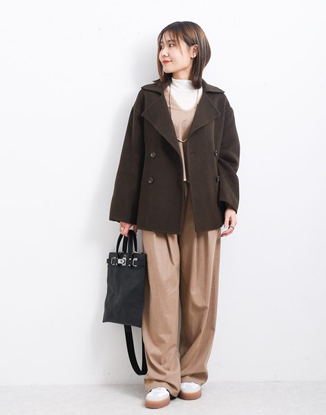 落ち着きと華やかさを楽しめるカーキ、ブラウンでスタイリッシュにコーディネート