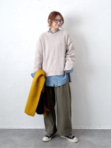 alt=“大人女子のためのニットコーデ術｜40代・50代が輝く秋冬スタイル集"