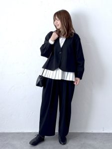 alt=“【2025年春】卒業式・入学式の母親の服装|40代・50代のセレモニーコーデ5選"