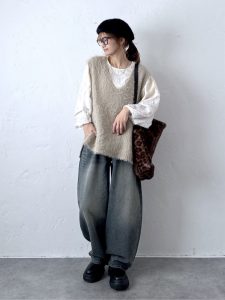 alt=“【2025年冬】HugHugスタッフの最新コーデ5選|40代・50代の今すぐ真似したい大人カジュアル"