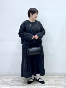 alt=“【2025年春】卒業式・入学式の母親の服装|40代・50代のセレモニーコーデ5選"