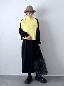 alt=“【40代・50代】1枚あれば便利!ポンチョの着回しコーデ5選|大人カジュアルな冬の着こなし術"