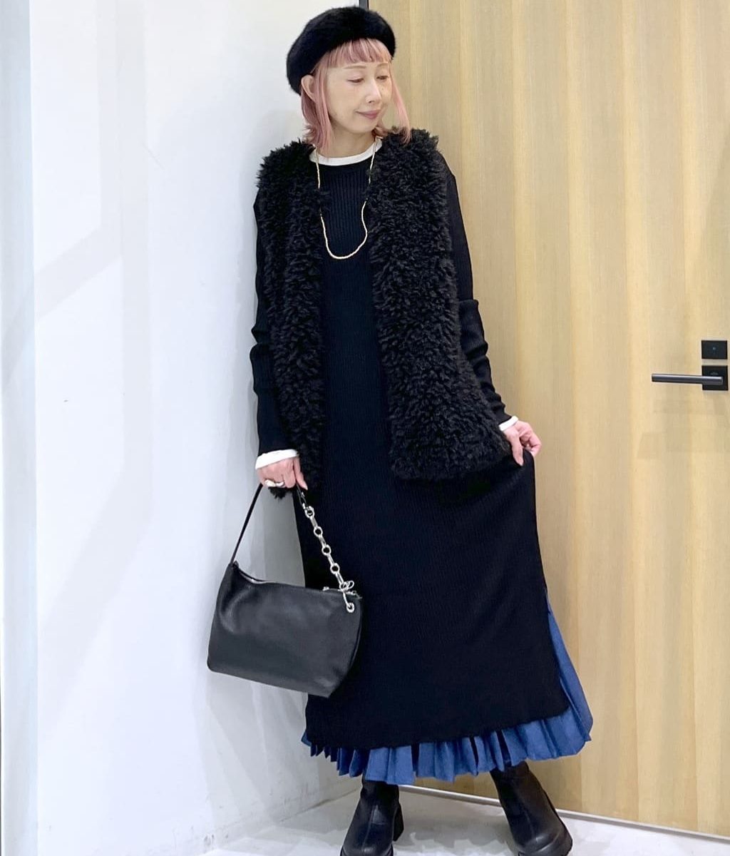 alt=“【40代・50代必見】同窓会の服装はこれ!カジュアルで上品な冬のお出かけコーデ5選"