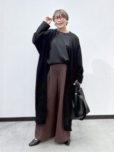 alt=“【40代・50代必見】同窓会の服装はこれ!カジュアルで上品な冬のお出かけコーデ5選"