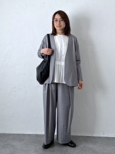 alt=“【2025年春】卒業式・入学式の母親の服装|40代・50代のセレモニーコーデ5選"