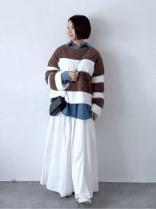 alt=“【春の先取りコーデ】寒さ対策もOK!40代・50代の大人カジュアル5スタイル"