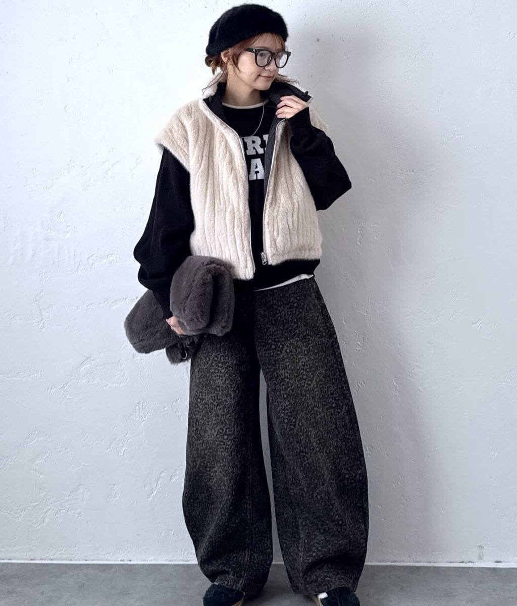 alt=“大人の色柄コーデ完全ガイド|レオパード・ダマスク・ボーダーで作るこなれ感カジュアル"