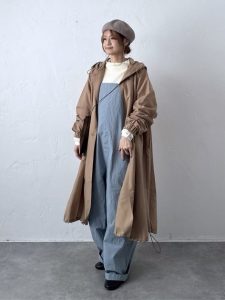 alt=“40代レイヤードコーデ5選|春の重ね着で叶える大人カジュアルスタイル"