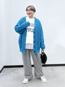 alt=“大人の色柄コーデ完全ガイド|レオパード・ダマスク・ボーダーで作るこなれ感カジュアル"