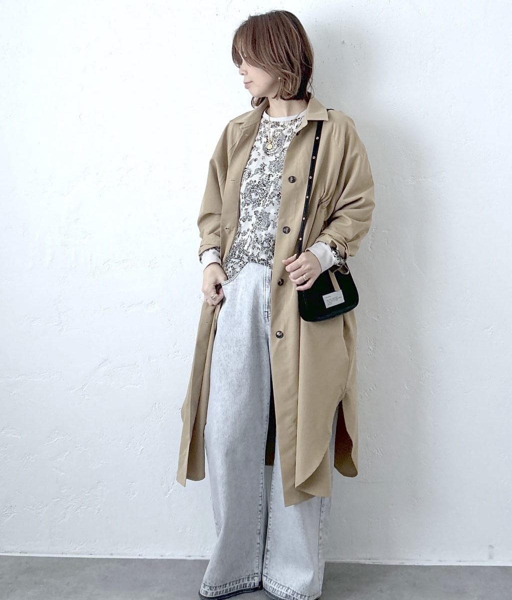 alt=“40代ブラウスコーデ5選｜ボリューム袖で作る大人のきれいめカジュアルスタイル"